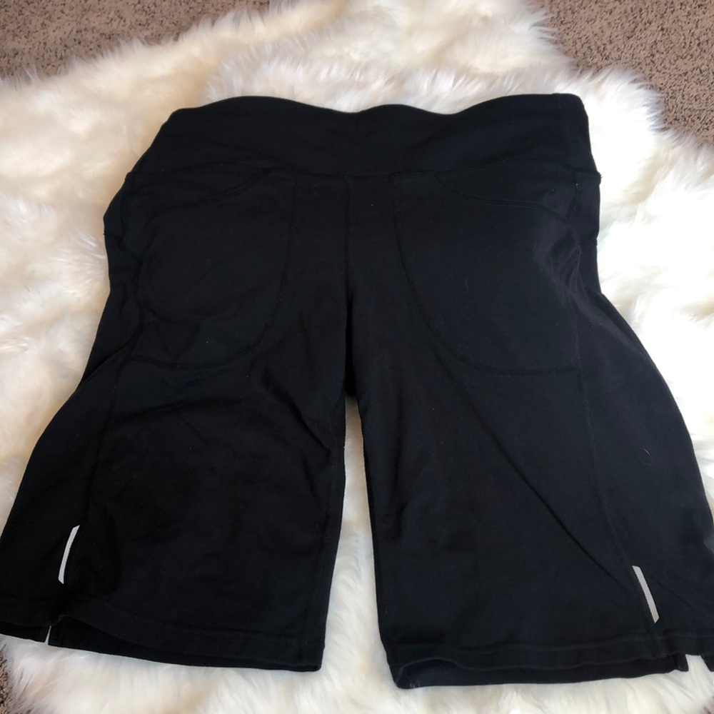 Women’s Athleta Bermuda short
